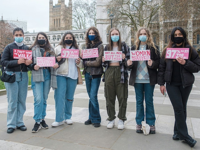 "Hagan lo que hagan las mujeres, deben hacerlo el doble de bien que los hombres para que se piense que son la mitad de buenas. Por suerte, esto no es difícil". - Charlotte Whitton. | Crédito: Foto de Ehimetalor Akhere Unuabona en Unsplash / Composición Depor