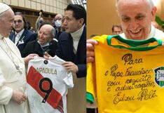 De todos los colores: la colección de camisetas del Papa Francisco y el regalo de Lapadula