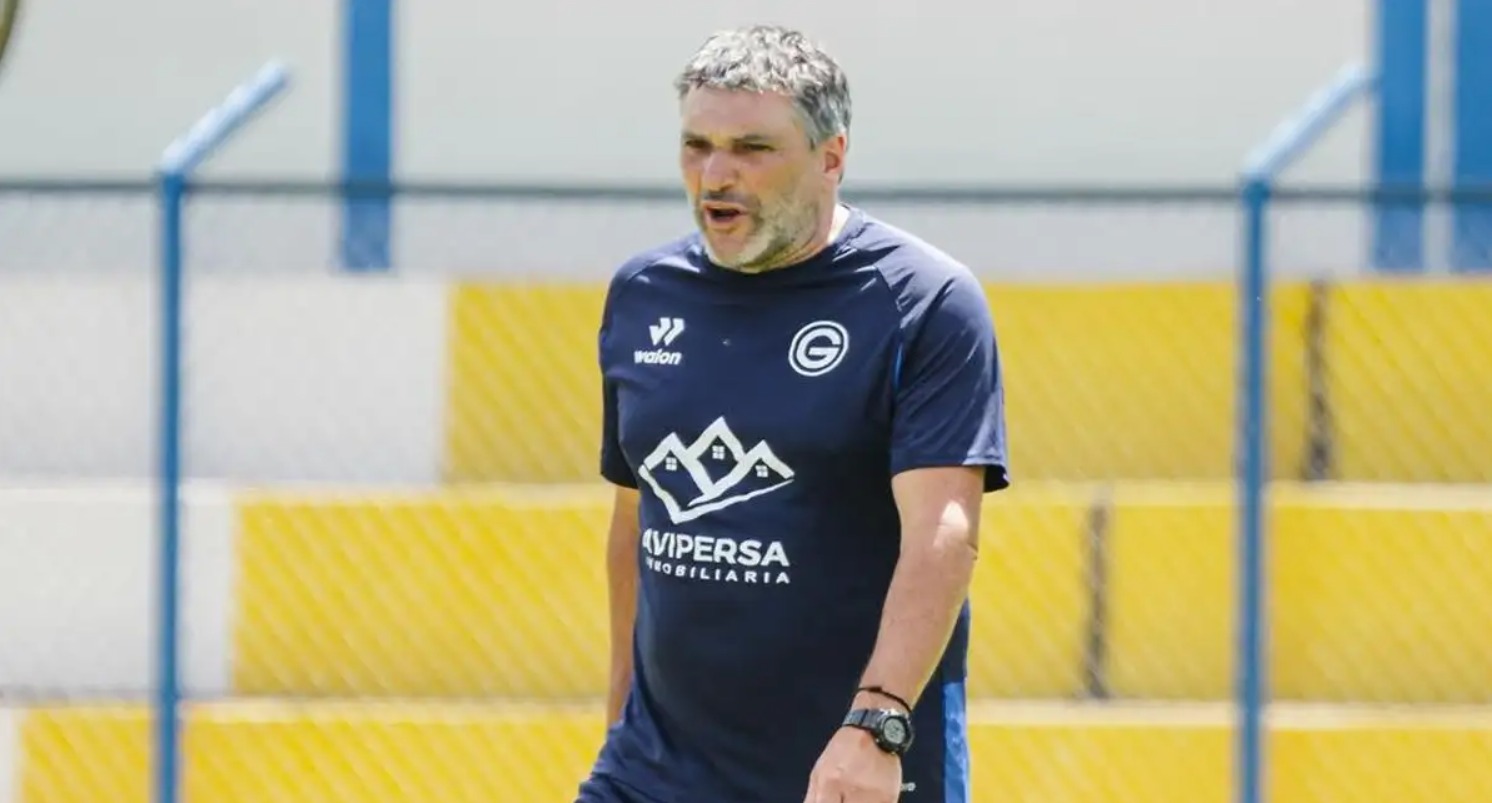 Gerardo Ameli dejó de ser el DT de Deportivo Garcilaso. (Foto: Facebook)