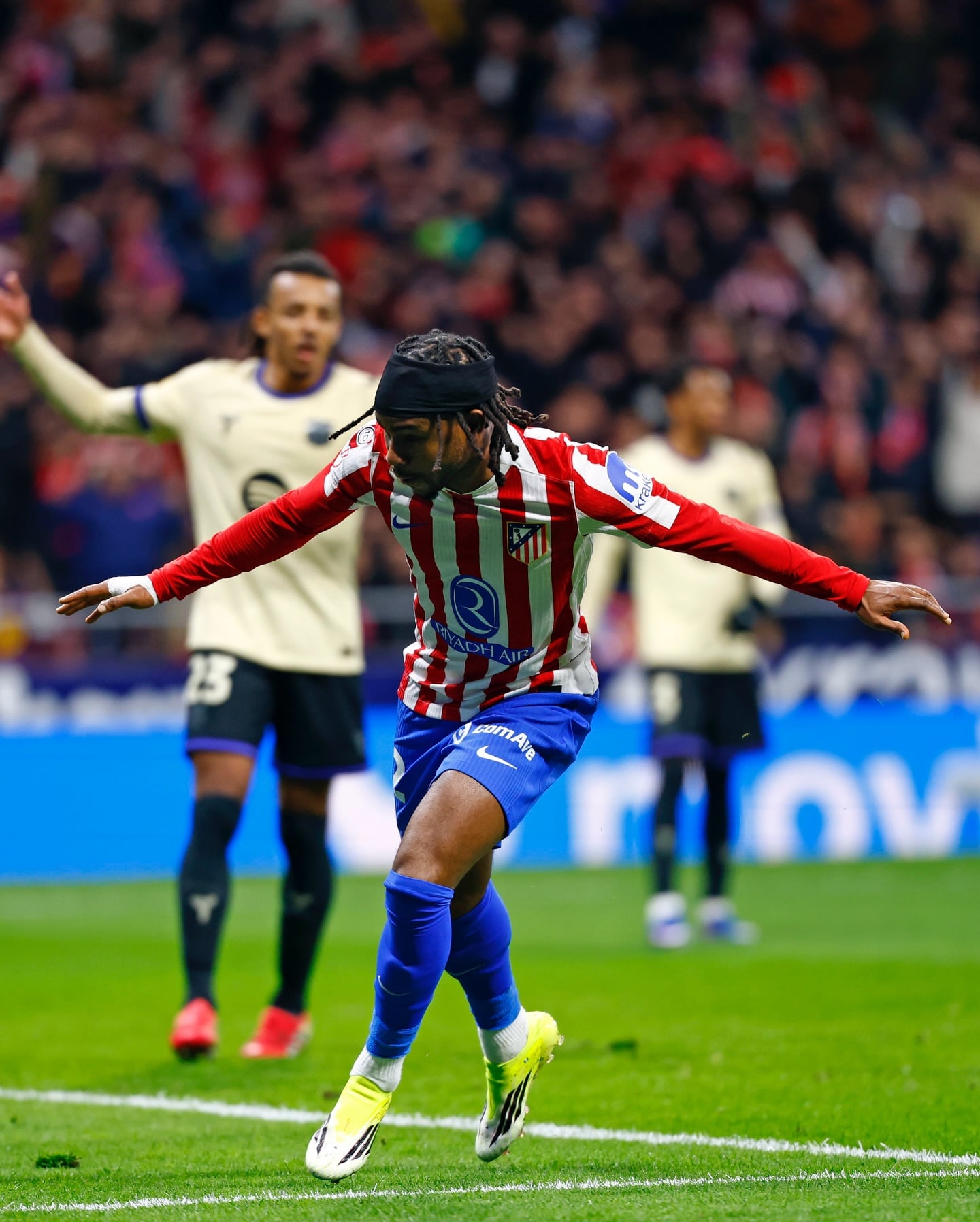 Lookman fue una de las figuras en la goleada ante Barcelona. (Foto: Atlético de Madrid)