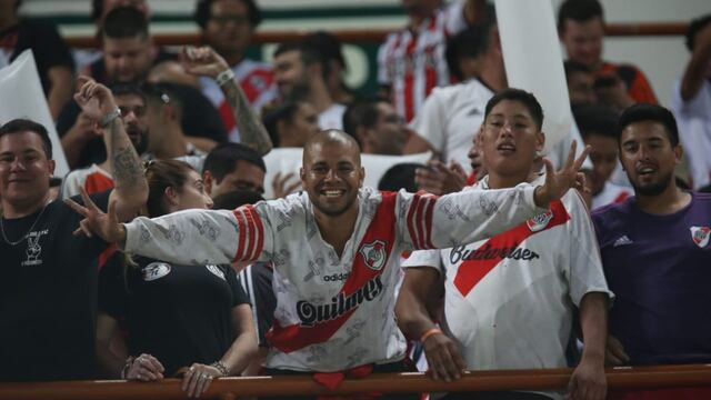 Hinchas de River Plate se hicieron sentir en el Estadio Nacional [FOTOS]