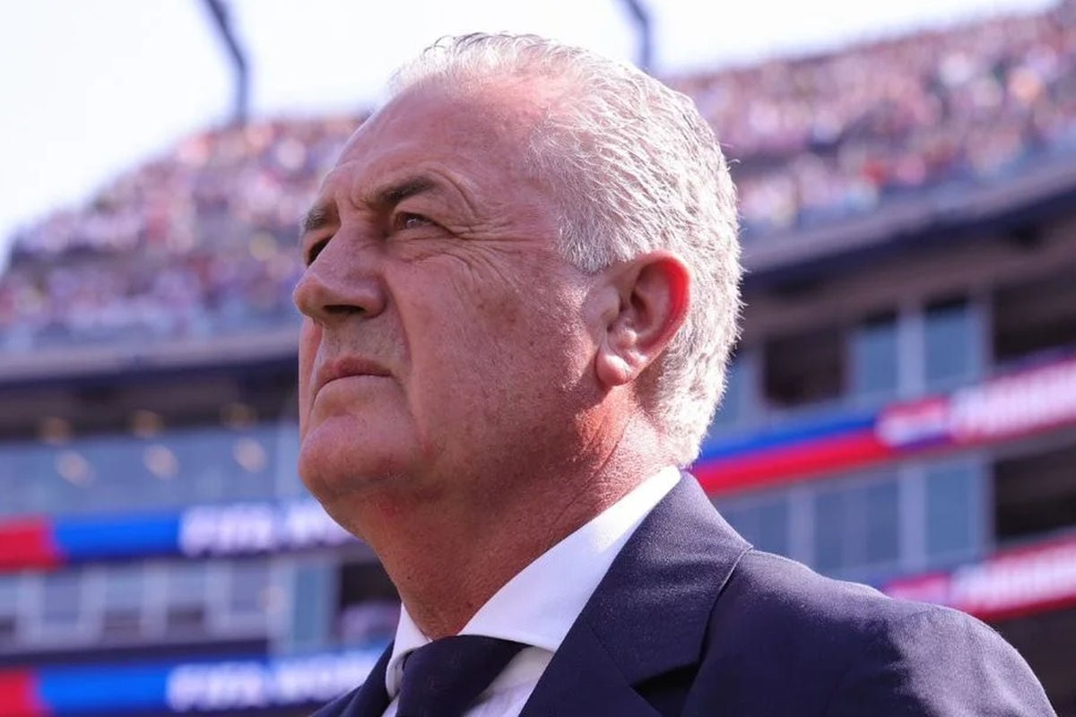 Gustavo Alfaro renovó con Paraguay tras el Mundial 2026. (Foto: Getty Images)