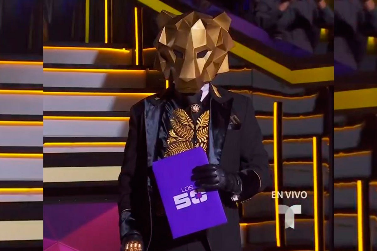 El momento en el que el León anunció la realización de la segunda temporada de "Los 50" (Foto: Telemundo)