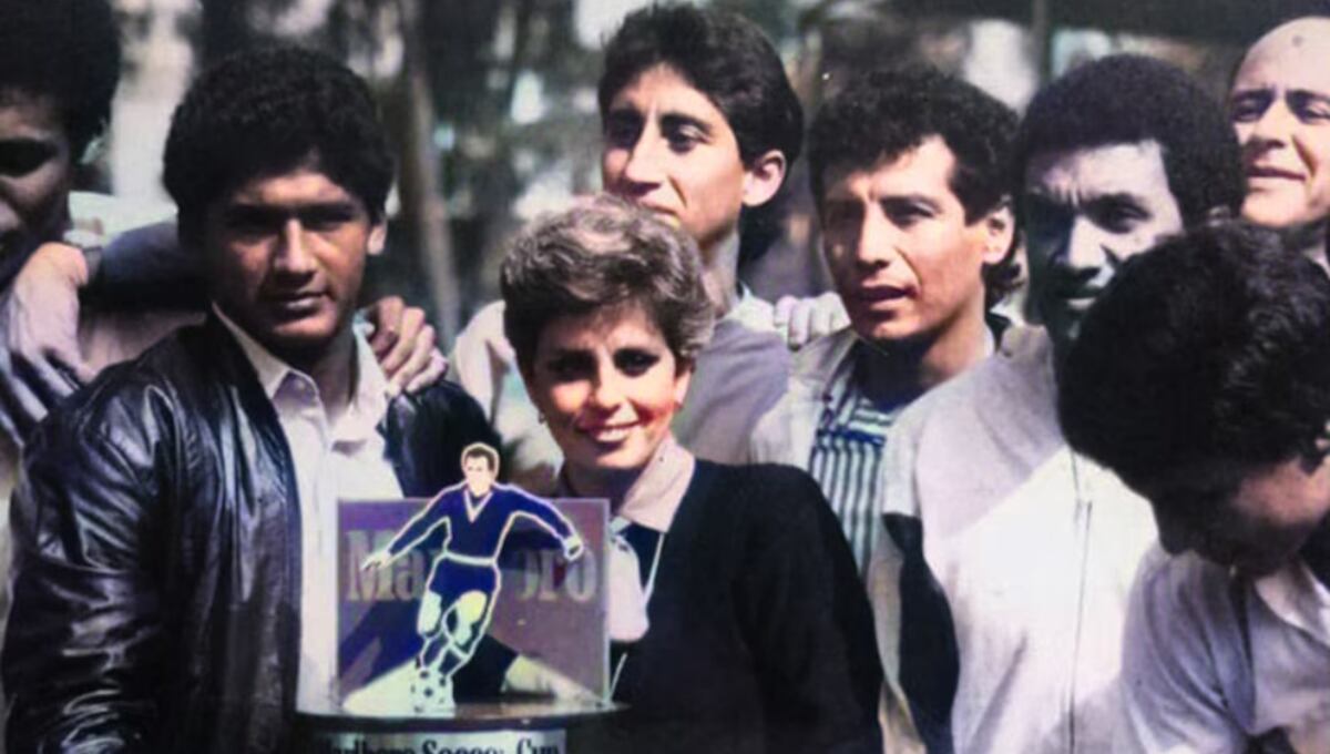 El plantel de Sporting Cristal y el título de la Copa Marlboro 1988. (Foto: Extremo Celeste)