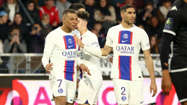 ¡Con doblete de Mbappé! PSG venció 2-1 a Angers y sigue siendo líder en la Ligue 1. 