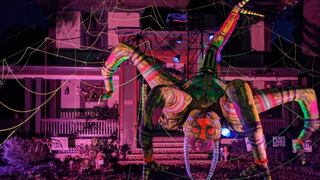 Esta casa decorada con una araña gigante que parece tener vida propia será lo más aterrador que verás en Halloween