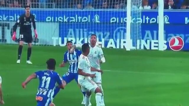 ¿Y ese codito? La ‘agresión’ de Sergio Ramos a Calleri que no fue roja en el Real Madrid vs. Alavés