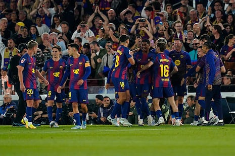 Barcelona derrotó 2-0 al Real Madrid y es campeón de la Liga Española