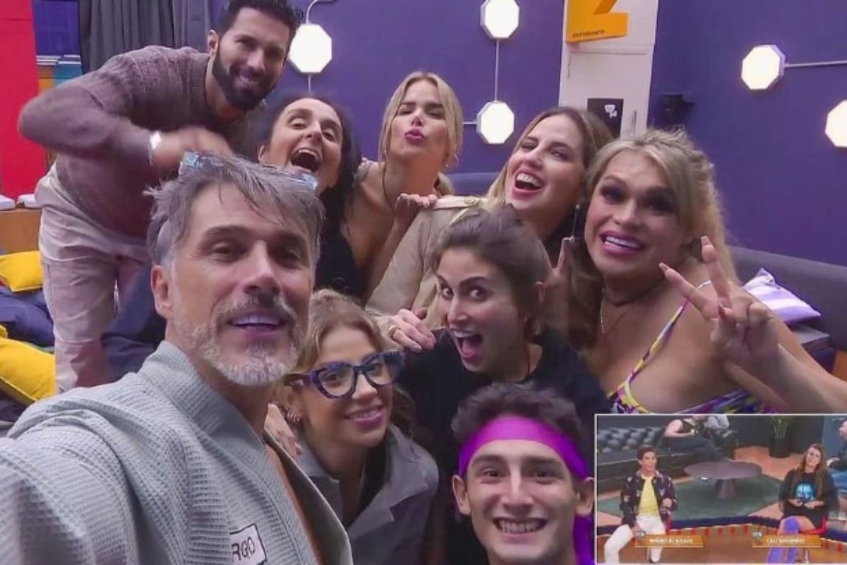 Los concursantes de “La Casa de los Famosos México” en un selfie (Foto: TelevisaUnivision)