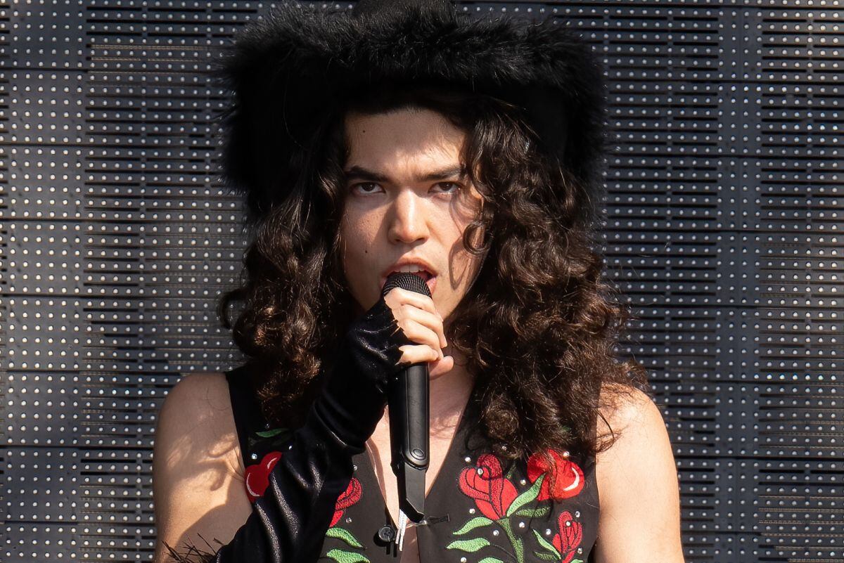El cantante estadounidense Conan Gray actúa en el escenario durante el Festival de Música Austin City Limits en Zilker Park en Austin, Texas, el 14 de octubre de 2022 (Foto: Suzanne Cordeiro / AFP)