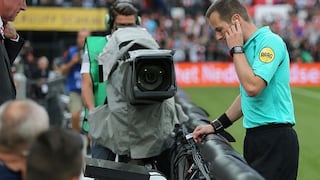 Todo gracias al VAR: árbitro anuló un gol y sancionó penal para equipo rival en una final [VIDEO]