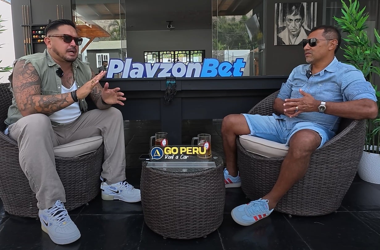 Juan Vargas conversa con Roberto Palacios en su programa de YouTube, ‘La Parrilla del Loco’. (Foto: Captura)