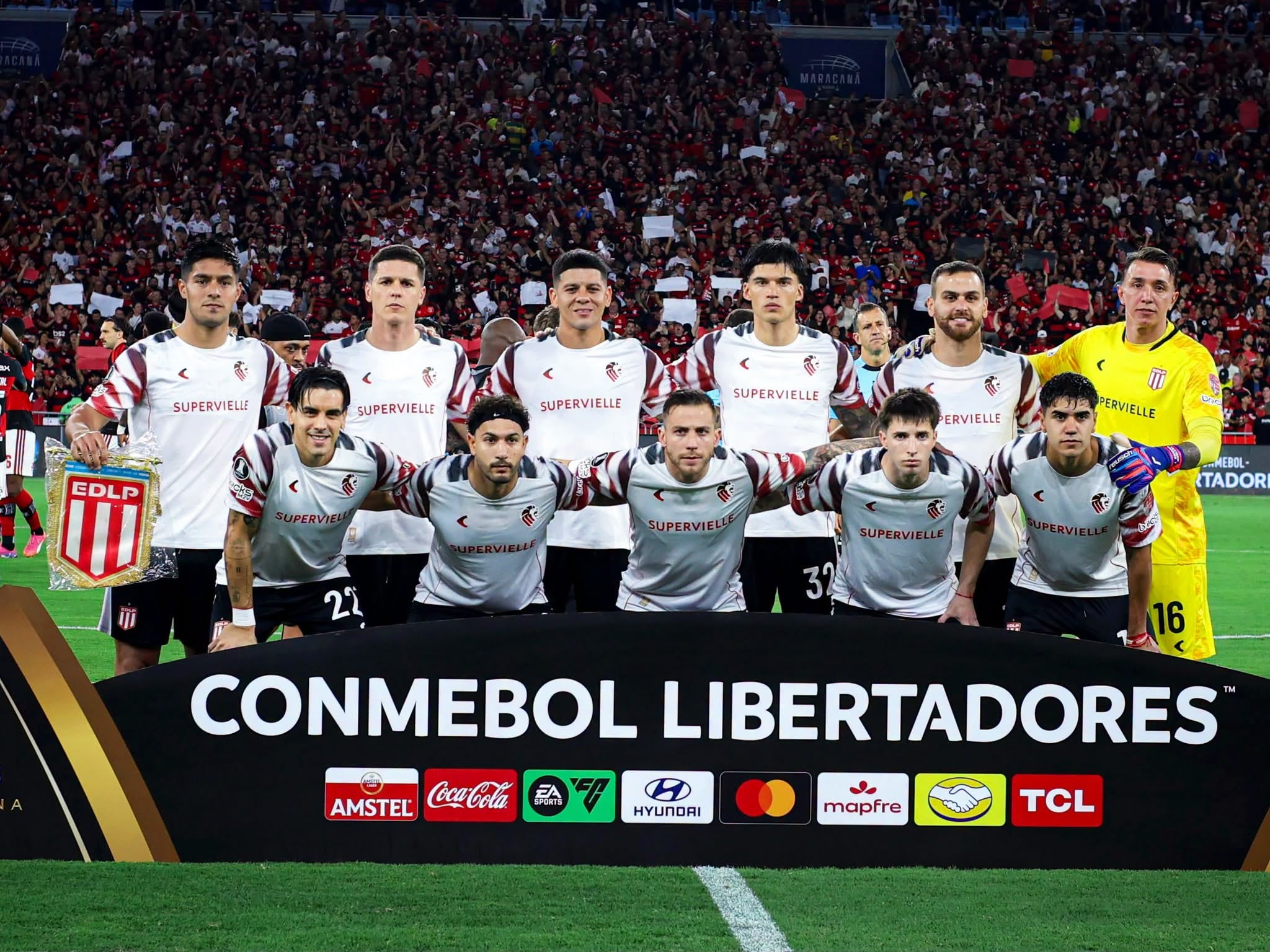 Este fue el 11 del 'Pincha' ante Flamengo, con Marcos Rojo de titular. (Foto: Estudiantes de La Plata)