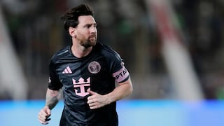 ¿Quién fue el afortunado? Messi intercambió camiseta con este jugador de Universitario