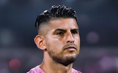 El referente del equipo rosado utilizó su cuenta de Instagram para expresar su malestar por decisiones arbitrales en la derrota ante Sport Huancayo. (Foto: Sport Boys)