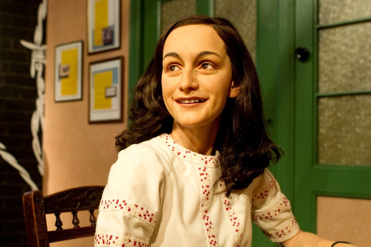 La imagen de la figura de cera de Ana Frank en Alemania (Foto: AFP)