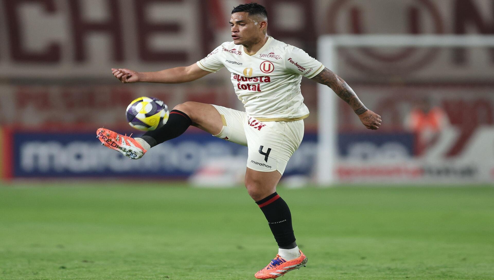 Los cremas buscarán cerrar el Torneo Clausura invictos en el duelo Los Chankas vs Universitario (Crédito: Alamy Stock Photo).