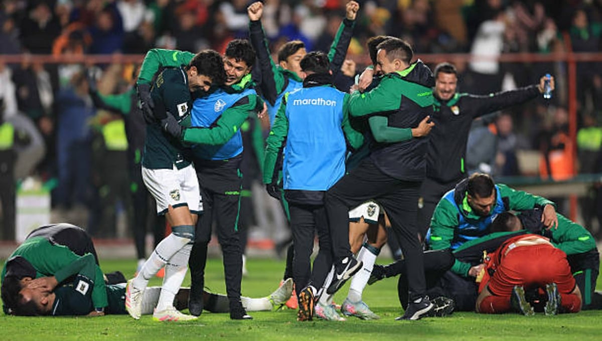 Bolivia celebró su pase al repechaje venciendo a Brasil en El Alto. (Foto: Getty Images)