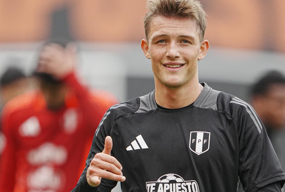 Oliver Sonne fue la novedad en el quinto día de entrenamiento junto a Matías Lazo. (Crédito: FPF).