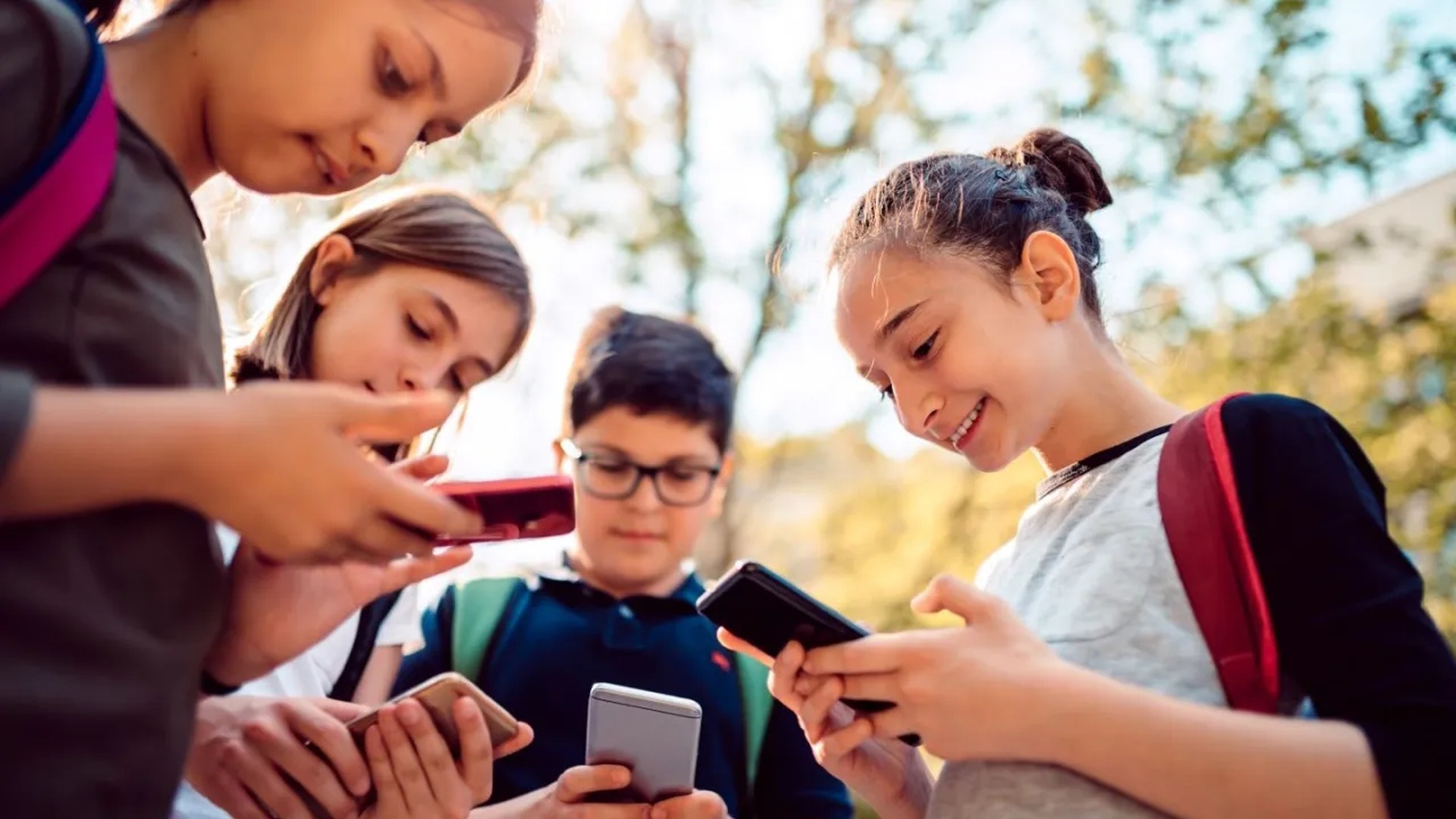 Hay herramientas online que pueden ayudar a los padres a gestionar el uso del smartphone (The Hill)