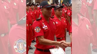 Sporting Cristal: Josepmir Ballón se graduó con honores como Bombero Voluntario del Perú