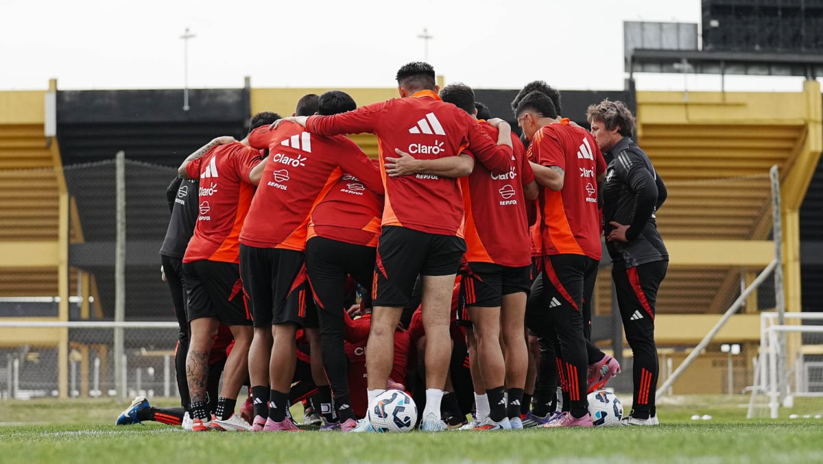 Selección Peruana enfrenta eta noche a Paraguay por las Eliminatorias 2026. (Foto: FPF)
