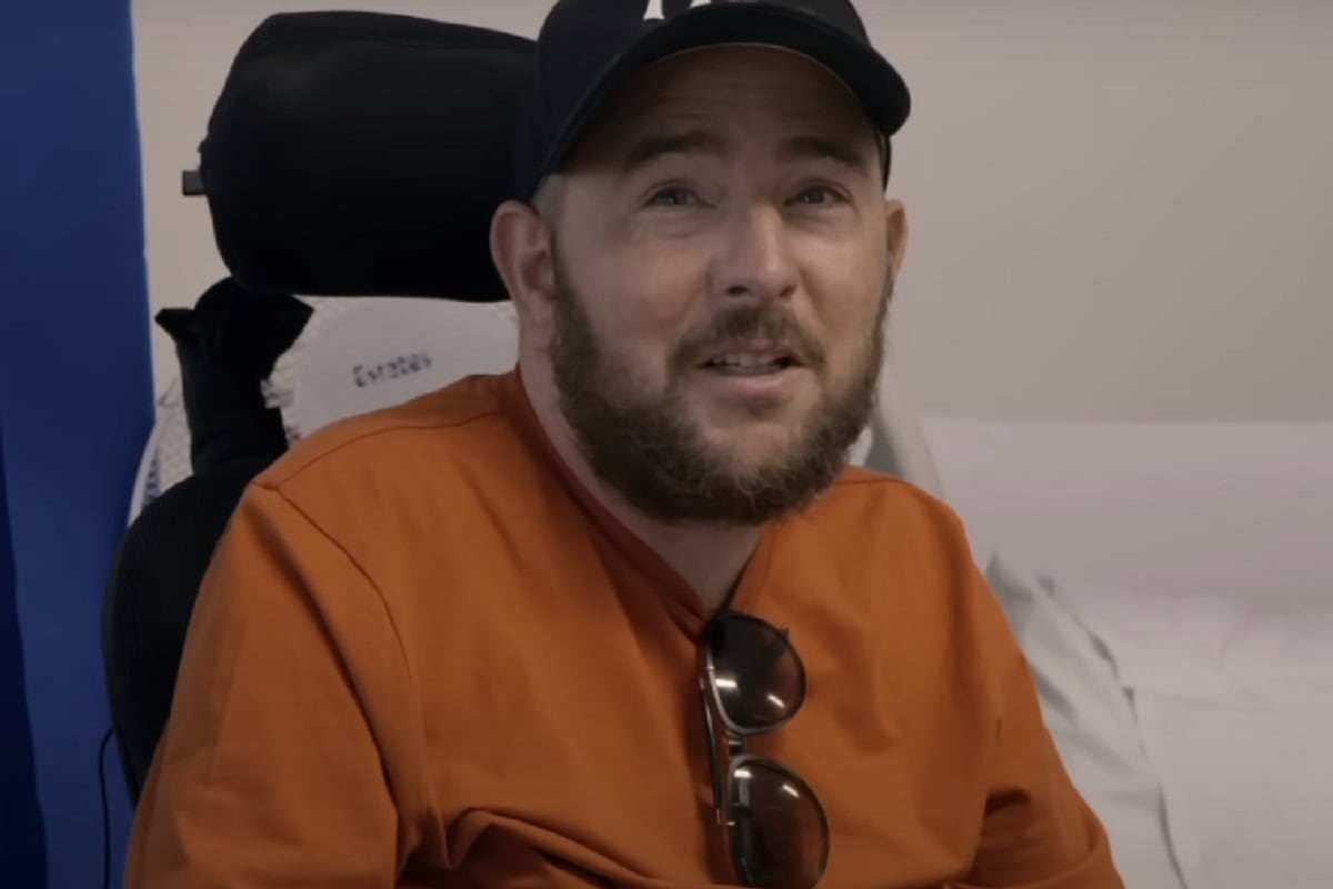 David Holmes dando su testimonio en el documental "David Holmes: The Boy Who Lived" (Foto: Warner Bros.)