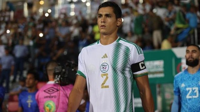 Aïssa Mandi, central del Villarreal, tuvo que retirarse en un partido entre Argelia y Mozambique por un golpe en el tobillo. (Foto: Getty Images)