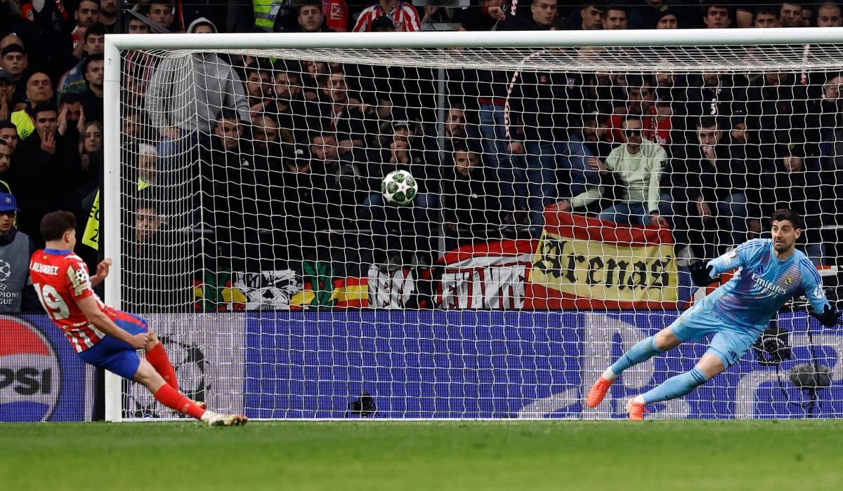 Cambios en reglamento IFAB por penal de Julián Álvarez. (Foto: AFP)