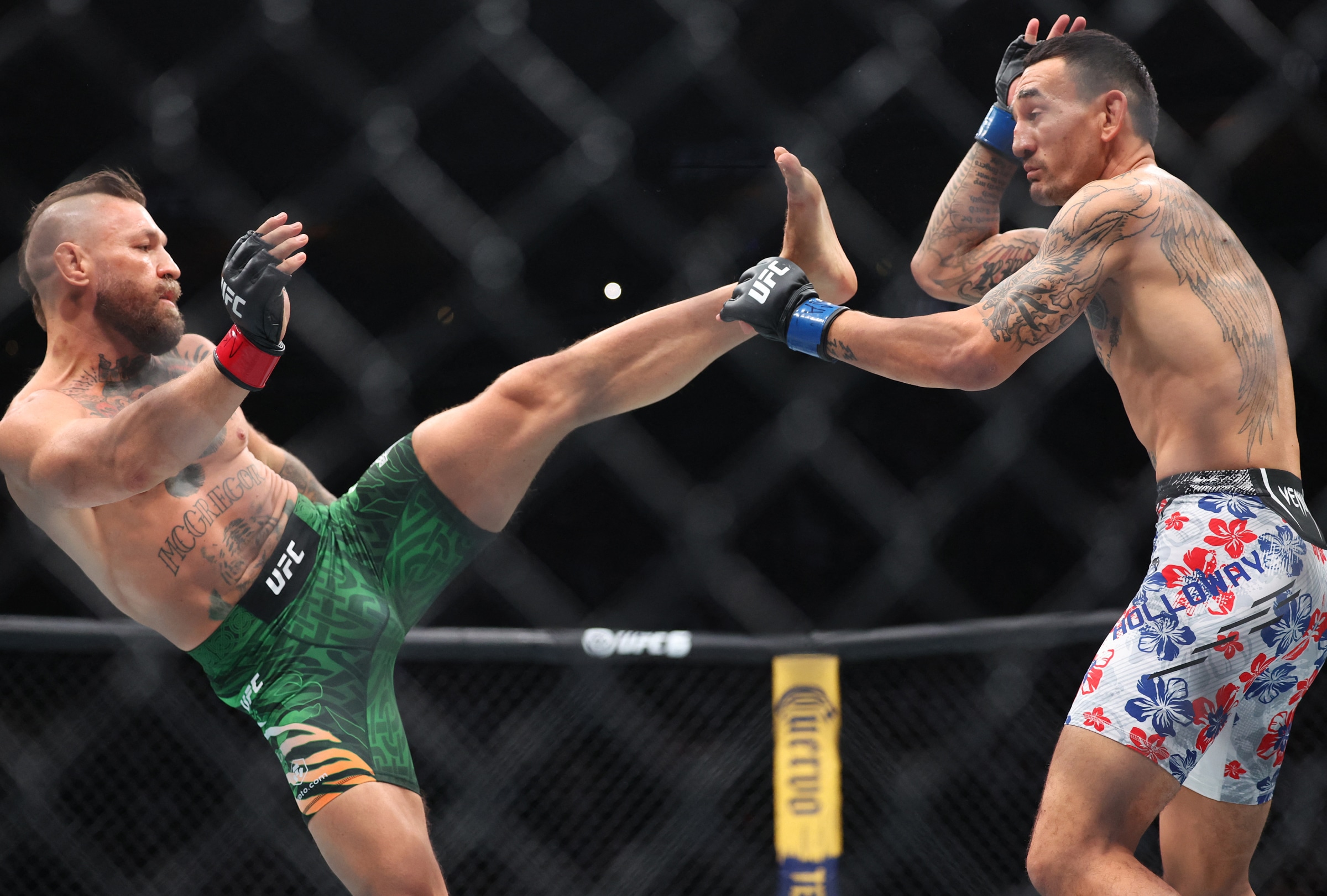 LAS VEGAS, NEVADA (ESTADOS UNIDOS), 11/07/2026.- Así terminó el esperado regreso de Conor McGregor frente a Max Holloway en el evento principal de UFC 329. FOTO DE IAN MAULE PARA AFP Y GETTY IMAGES