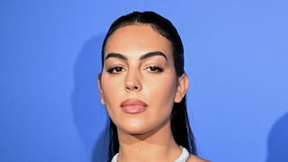 Georgina Rodríguez y su vestido en el París Fashion Week en honor a Cristiano Ronaldo