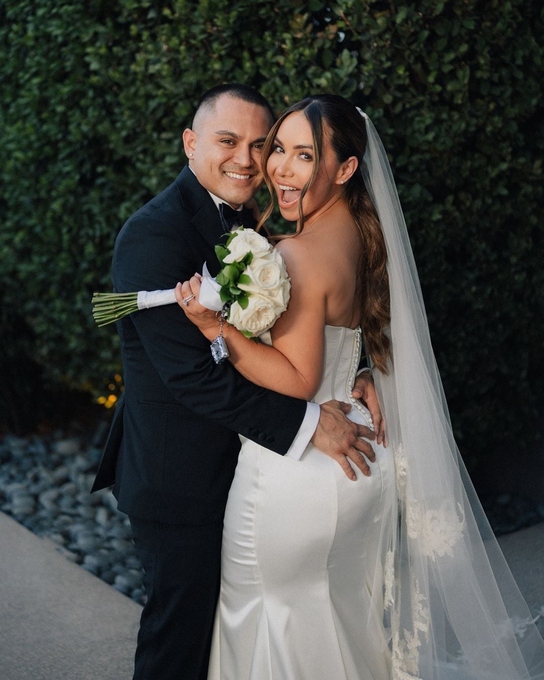 Chiquis Rivera y Emilio Sánchez derrochando felicidad el día que se casaron (Foto: Chiquis Rivera)