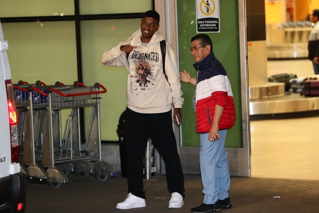 Miguel Araujo arribó a la capital del país para unirse a la Selección Peruana. (Foto: Jesús Saucedo / @photo.gec)