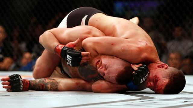 Nate Diaz venció a Conor McGregor por los pesos wélter en el UFC 196