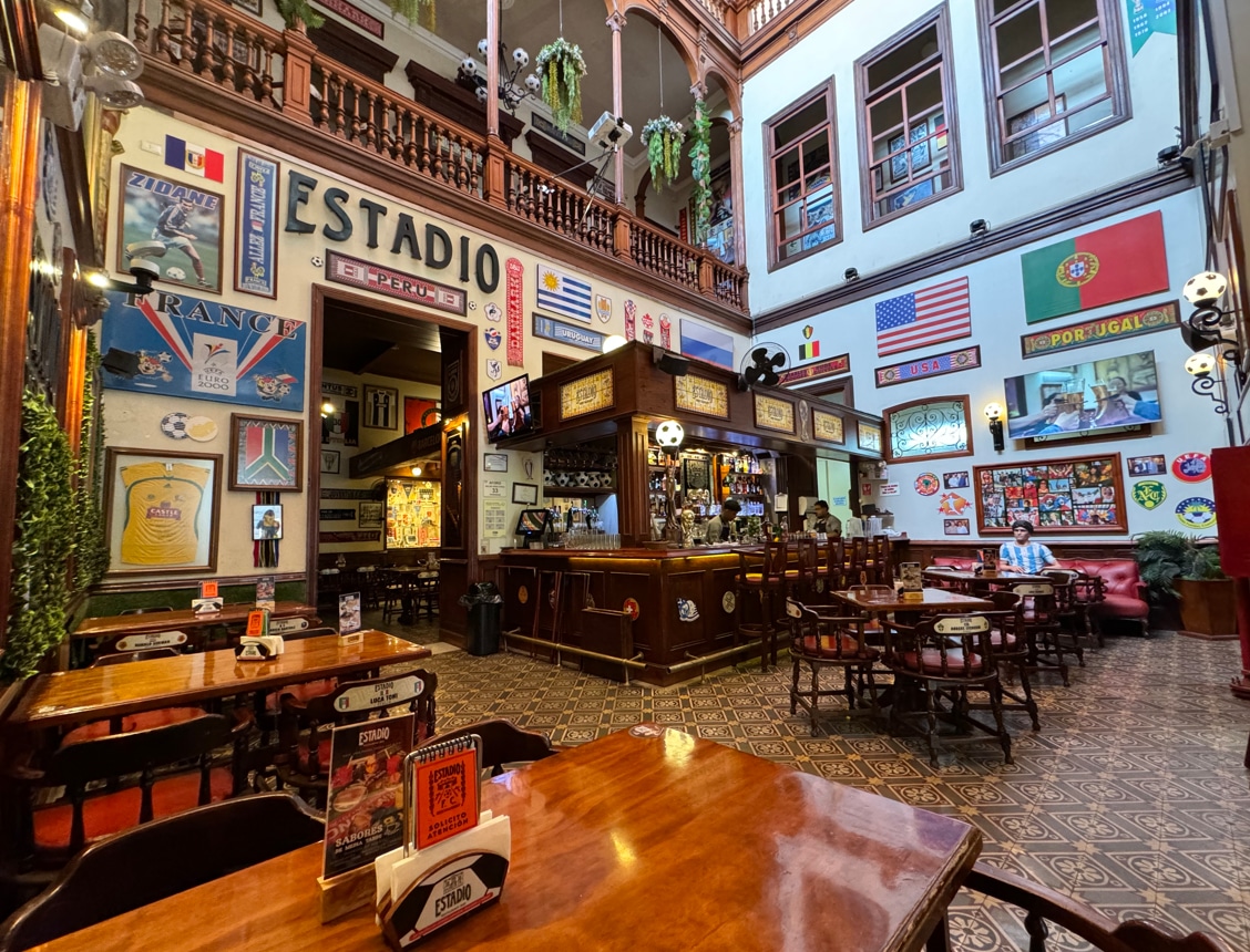 Para los fanáticos del fútbol, no hay mejor lugar para ver un partido que rodeado de otros hinchas. (Foto: Difusión)