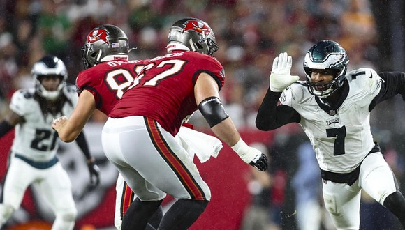 Eagles-Buccaneers wild card round game to be broadcast on local radio this Monday night (Photo: CBS)