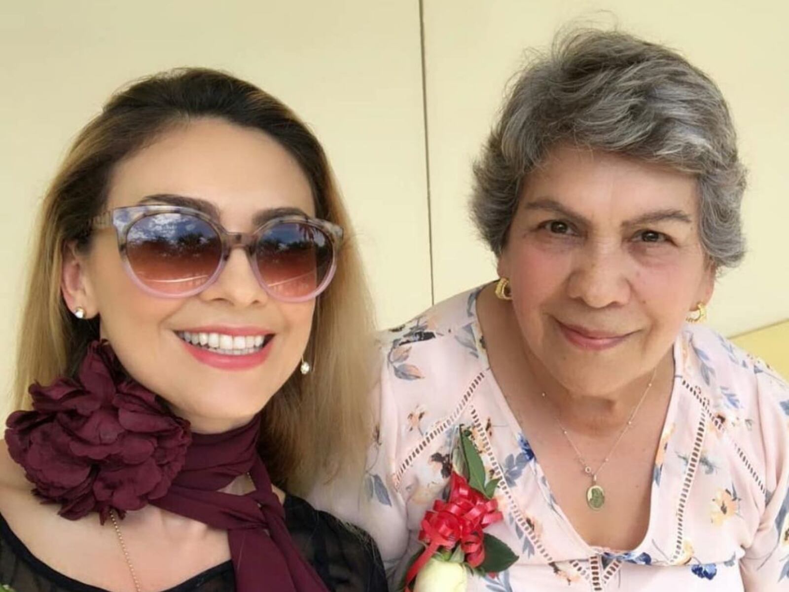 Aracely Arámbula al lado de su mamá, Socorro Jacques, quien perdió la vida en febrero de 2024 (Foto: Aracely Arámbula / Instagram)