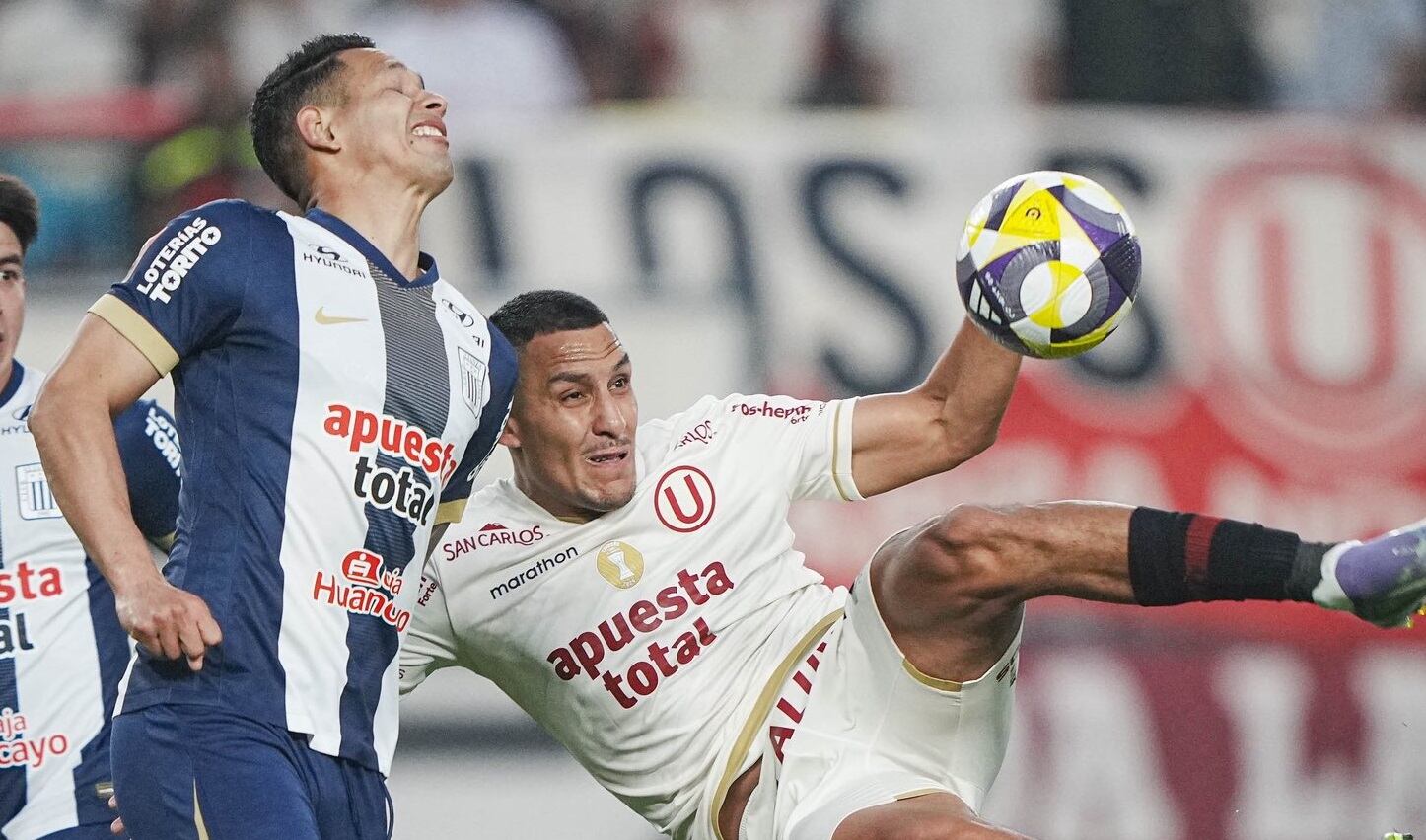 El clásico entre Universitario y Alianza Lima tuvo mucha pierna fuerte. (Foto: Liga 1)