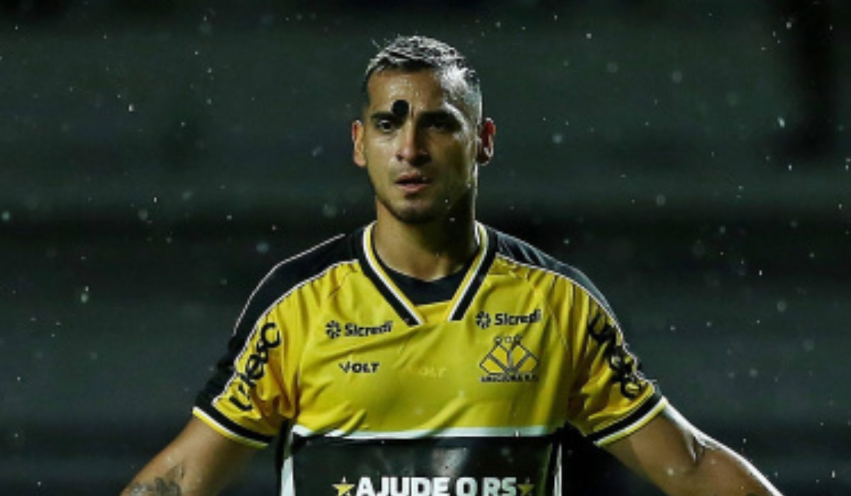 Miguel Trauco descendió con Criciúma en el Brasileirao 2024. (Foto: Getty Images)