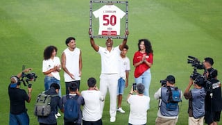 ¡Emotivo en la previa! Universitario homenajeó al ‘Cuto’ Guadalupe por sus 50 años antes del clásico