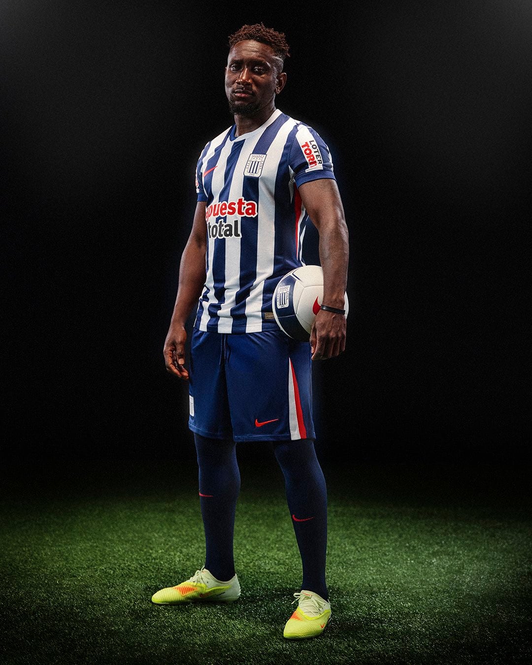 Alianza Lima presentó el diseño de su camiseta para el 2026. (Foto: Alianza Lima)