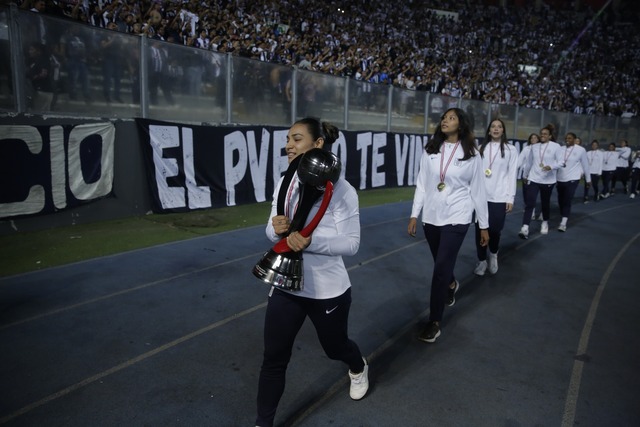 Homenaje a las chicas de Alianza Lima que ganaron la Liga Nacional Superior de Vóley 2023-24. (Foto: Giancarlo Ávila / GEC)