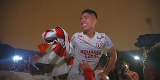 Piero Quispe consiguió su primer título con Universitario (Foto: GEC)