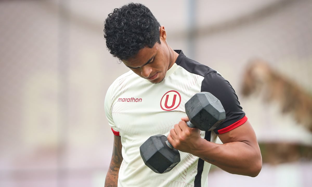 Olivares no ha vuelto a jugar desde el estreno de Bustos en partidos oficiales.