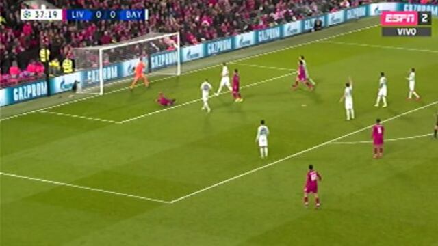 ¡Neuer se quedó parado! La 'chalaca' de Sadio Mané que pasó cerca del arco del Bayern Munich [VIDEO]