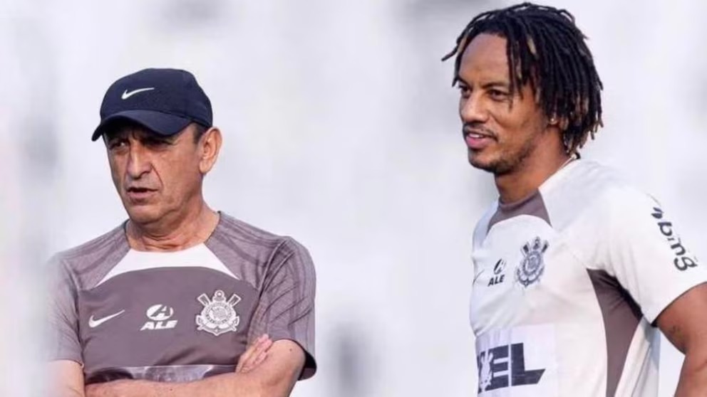 André Carrillo y Ramón Díaz trabajaron en Al Hilal y Corinthians.
