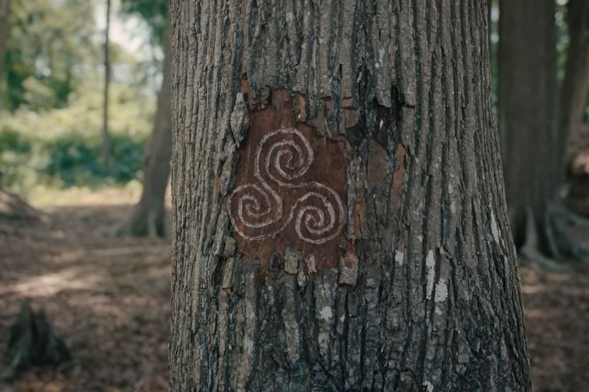Mientras intentan escapar de la ira de la naturaleza, el mar confina a la gente que no sabe qué hacer en "Aguas prohibidas" (Foto: Netflix)