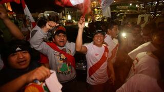 Locales en todo el planeta: así fue el impresionante banderazo en la concentración de la Selección Peruana en Montevideo