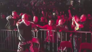 El espectacular recibimiento que le dieron los fans de WWE a Ricochet en Canadá [VIDEO]