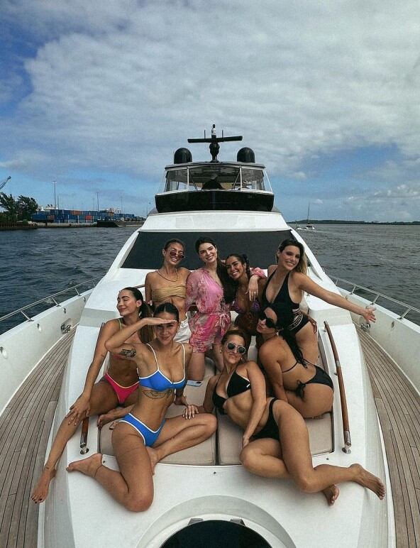 Greeicy junto a sus amigas (Foto: Greeicy / Instagram)